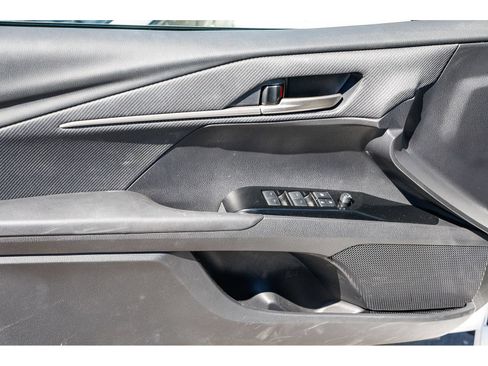 Used 2026 Toyota Camry Hybrid FWD image 21