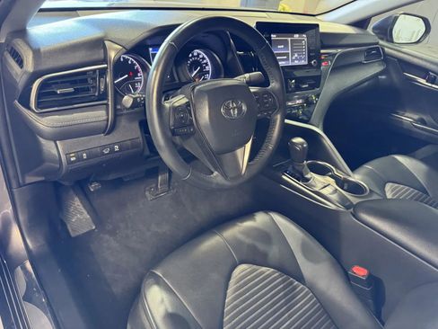 Used 2022 Toyota Camry SE image 8