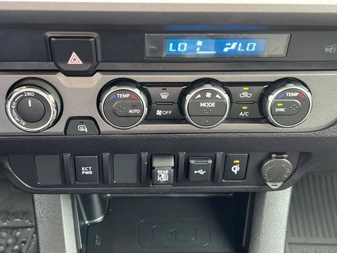 Used 2023 Toyota Tacoma TRD Off-Road image 25