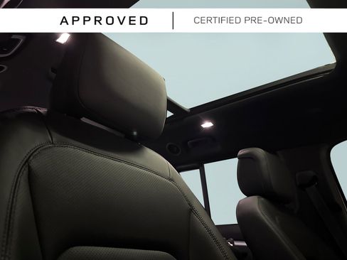 Used 2025 Land Rover Defender 130 X-Dynamic SE AWD/4WD image 25