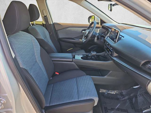 Used 2023 Nissan Rogue SV FWD image 27
