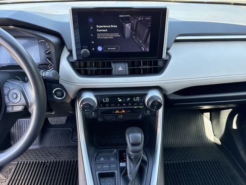 Used 2024 Toyota RAV4 XLE image 28