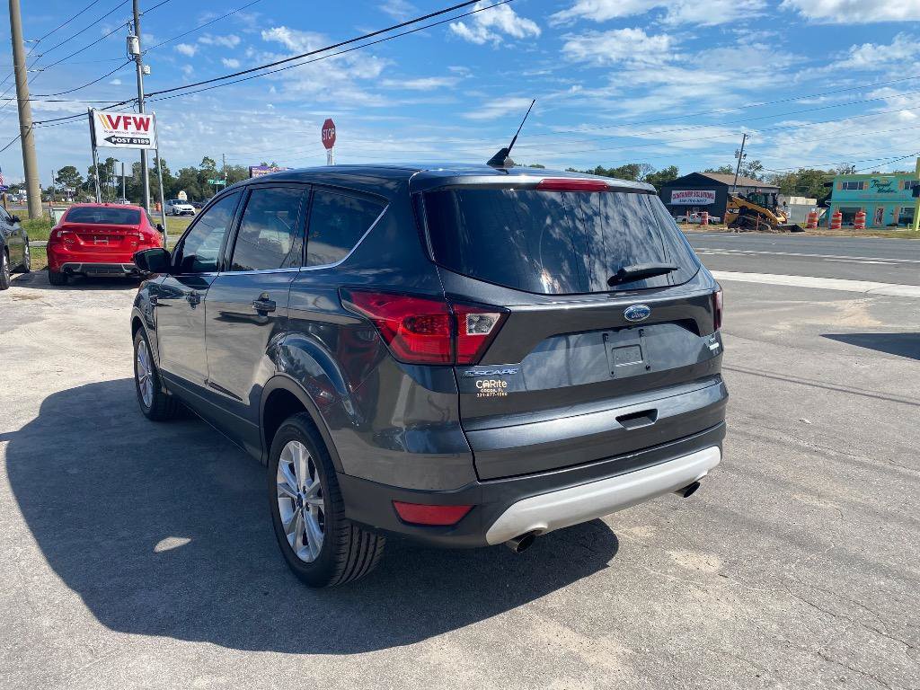 Used 2019 Ford Escape SE FWD image 10