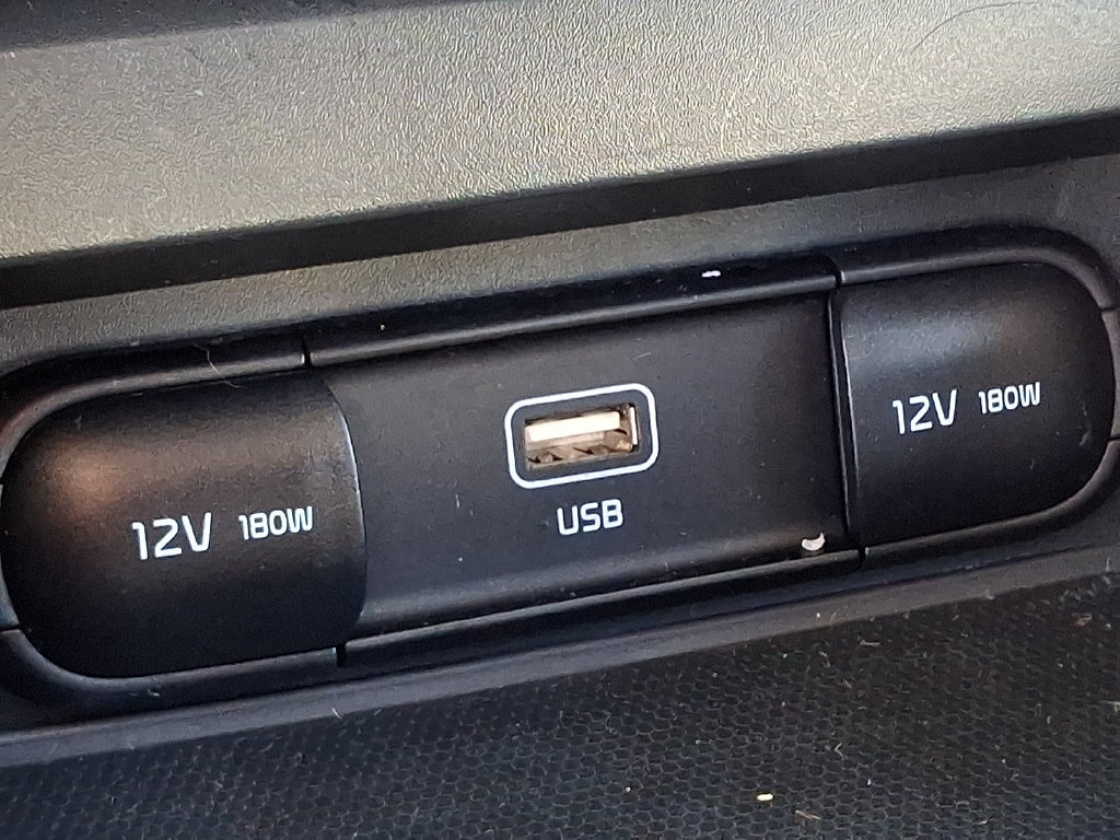Used 2023 Kia Soul LX w/ LX Technology Package FWD image 22