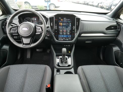 Used 2025 Subaru Forester Premium AWD/4WD image 10