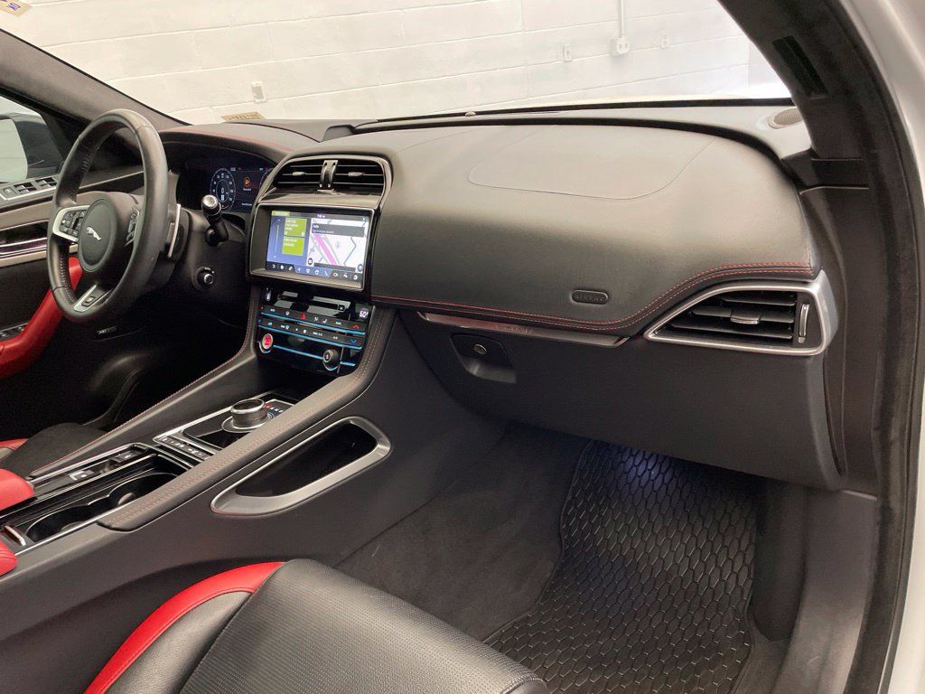 Used 2020 Jaguar F-PACE S AWD/4WD image 24
