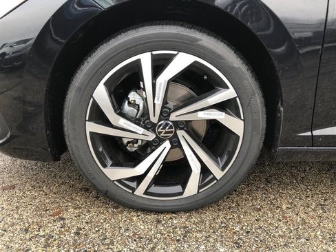 New 2026 Volkswagen Jetta SEL image 9