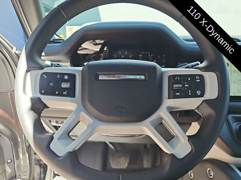 Used 2025 Land Rover Defender 110 X-Dynamic SE AWD/4WD image 19