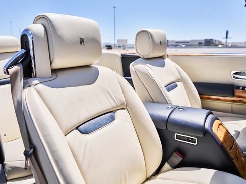 Used 2009 Rolls-Royce Phantom Drophead Coupe RWD image 40