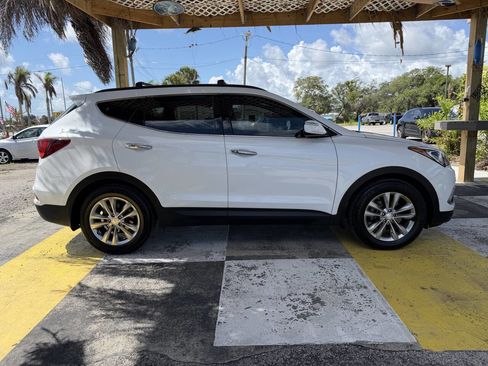 Used 2018 Hyundai Santa Fe Sport 2.0T FWD image 4