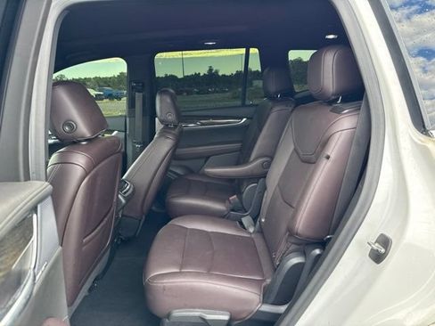 Used 2022 Cadillac XT6 Premium Luxury w/ LPO, Floor Liner Package AWD/4WD image 7