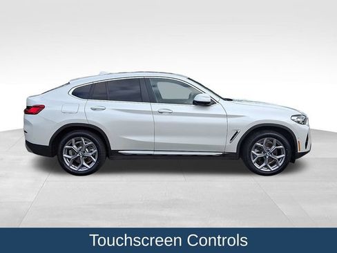 Used 2024 BMW X4 xDrive30i w/ Parking Assistance Package AWD/4WD image 9