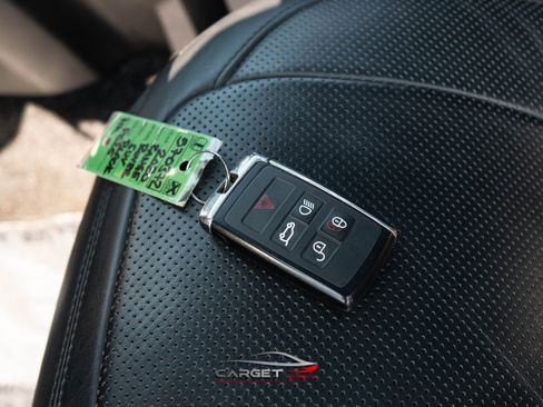 Used 2020 Land Rover Range Rover HSE image 51