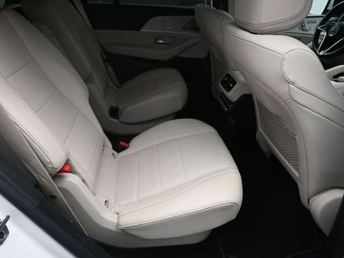 Used 2025 Mercedes-Benz GLS 450 4MATIC image 42