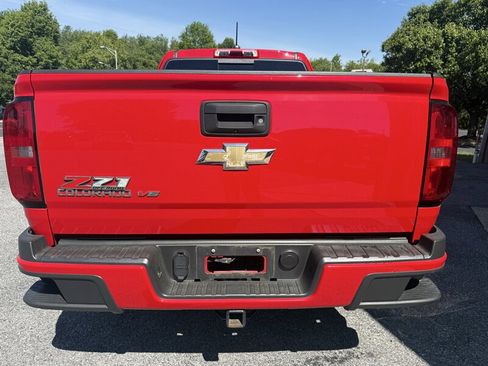 Used 2017 Chevrolet Colorado Z71 AWD/4WD image 10