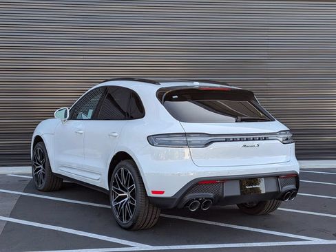 Certified 2025 Porsche Macan S AWD/4WD image 3