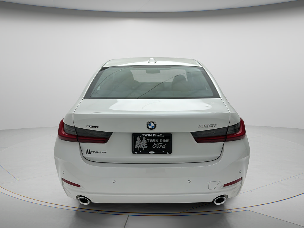 Used 2026 BMW 330i xDrive Sedan AWD/4WD image 7