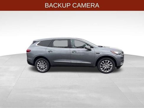 Used 2019 Buick Enclave Essence image 8