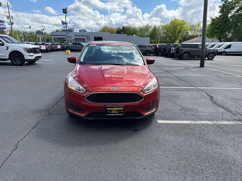 Used 2018 Ford Focus SE FWD image 7