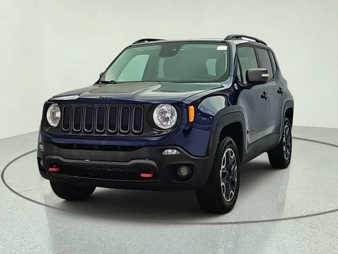 Used 2017 Jeep Renegade Trailhawk AWD/4WD image 2