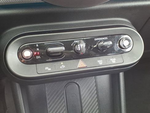 Used 2025 MINI Cooper 2-Door Hardtop image 21