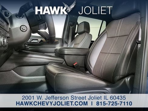 Used 2025 Chevrolet Tahoe High Country AWD/4WD image 11