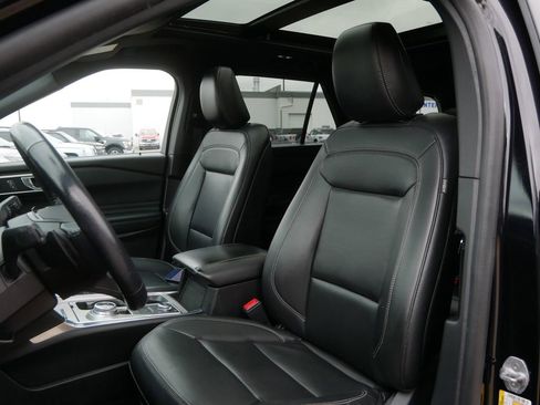 Certified 2020 Ford Explorer XLT w/ Equipment Group 202A AWD/4WD image 9