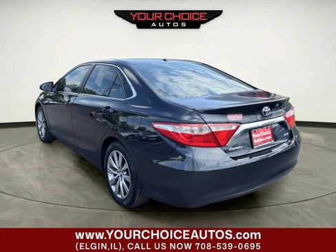 Used 2017 Toyota Camry XLE w/ Moonroof Package FWD image 3
