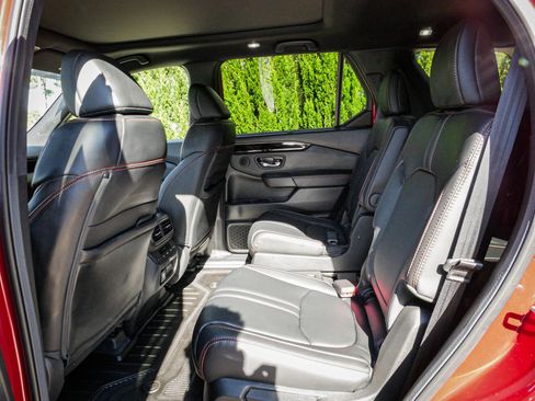 Certified 2025 Honda Pilot TrailSport image 30