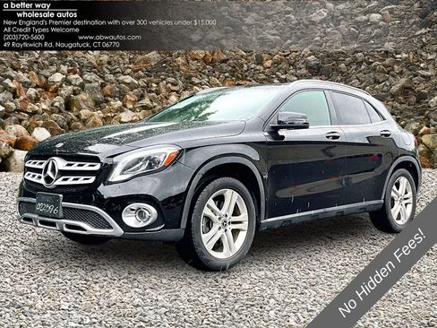 Used 2020 Mercedes-Benz GLA 250 4MATIC w/ Premium Package image 1