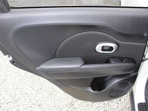 Used 2016 Kia Soul image 21