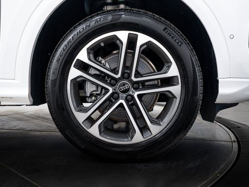 Certified 2025 Audi Q5 Premium w/ Convenience Package AWD/4WD image 22
