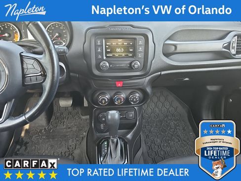 Used 2017 Jeep Renegade Altitude AWD/4WD image 11