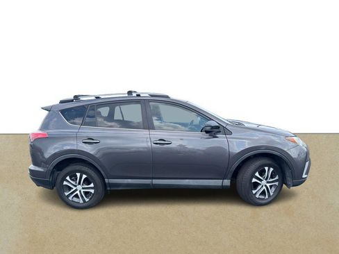 Used 2017 Toyota RAV4 LE FWD image 2
