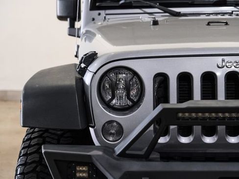 Used 2015 Jeep Wrangler Unlimited Sport AWD/4WD image 4