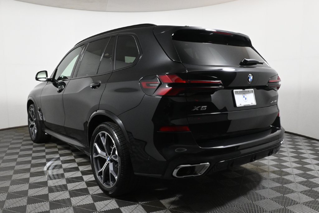 Used 2026 BMW X5 xDrive40i w/ M Sport Package AWD/4WD image 5
