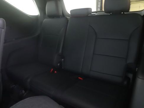 Used 2026 Chevrolet Traverse Z71 w/ LPO, Floor Liner Package AWD/4WD image 28