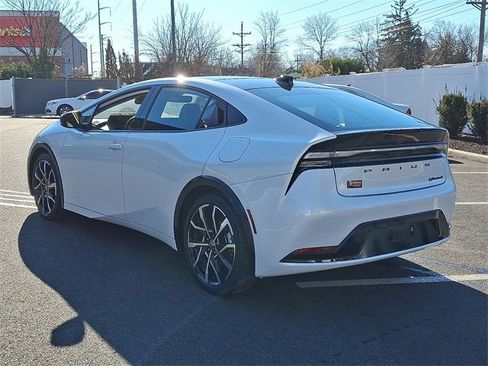 Certified 2024 Toyota Prius Prime image 4