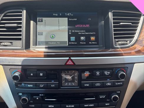 Used 2016 Hyundai Genesis 3.8 RWD image 12