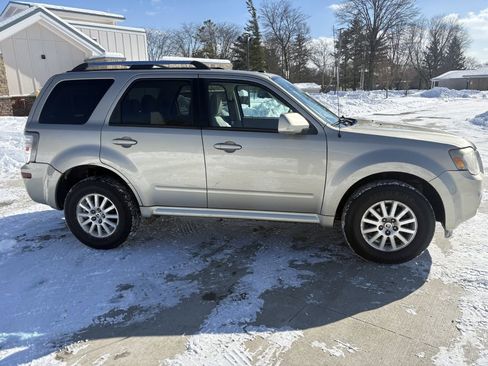 Used 2010 Mercury Mariner Premier image 12