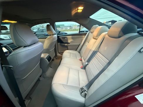 Used 2015 Toyota Camry XLE image 19