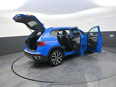 Used 2023 Volkswagen Taos SE FWD image 37