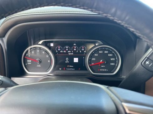 Used 2019 Chevrolet Silverado 1500 High Country w/ Technology Package image 17