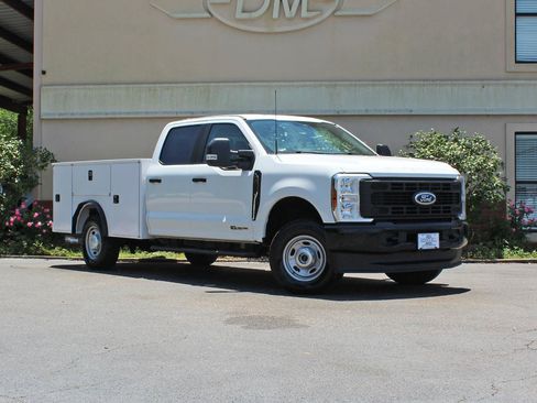 Used 2025 Ford F250 XL w/ FX4 Off-Road Package AWD/4WD image 4