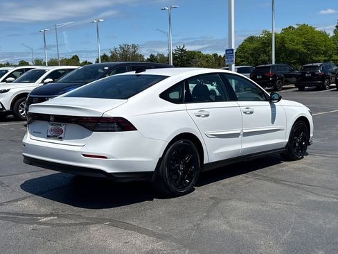 Certified 2025 Honda Accord SE image 11