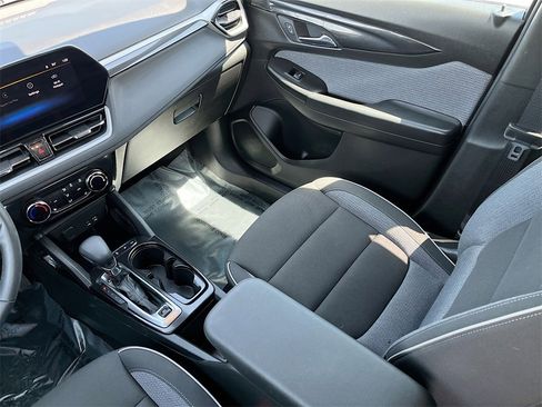 Used 2024 Chevrolet TrailBlazer LT w/ LT Cold Weather Package image 22