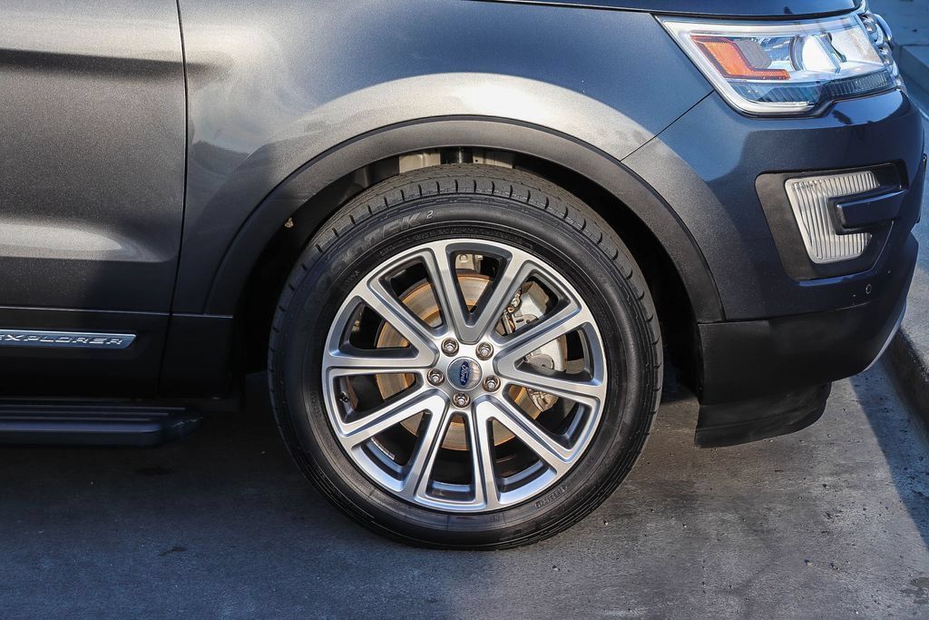 Used 2017 Ford Explorer Limited FWD image 11