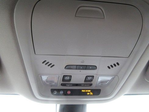 Used 2021 Buick Enclave Avenir w/ Avenir Technology Package image 18