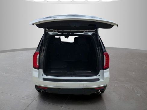 Used 2023 GMC Yukon XL Denali AWD/4WD image 8