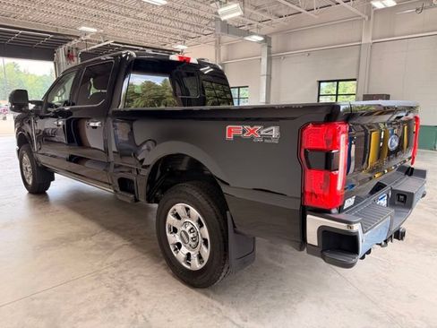 Used 2023 Ford F250 Lariat w/ Lariat Ultimate Package AWD/4WD image 4